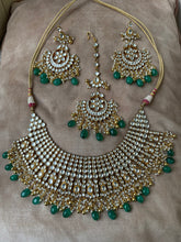 Load image into Gallery viewer, Emerald Bridal Jewellery Set
