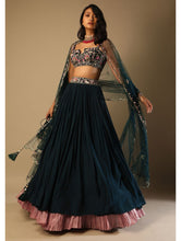 Load image into Gallery viewer, Prisha
