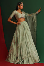Load image into Gallery viewer, Naina
