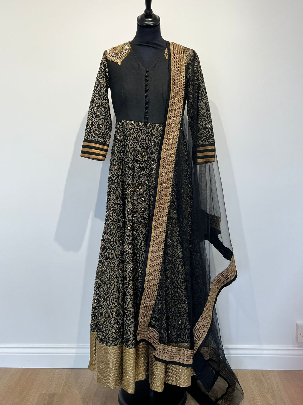 Vanaja - Available to try on until 23 October