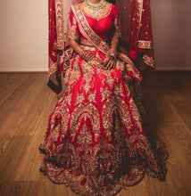 Load image into Gallery viewer, Ishani

